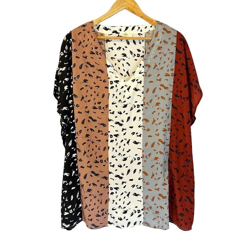 Entro Short Sleeve Animal Print Blouse
